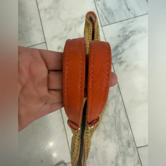 Michael Kors women’s tan straw beach shoulder tote bag with orange leather strap - Picture 6 of 13